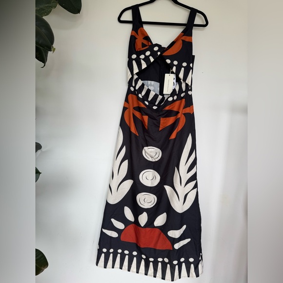 Commense Cutout Zipper Sleeveless Floral Dress - Picture 3 of 10